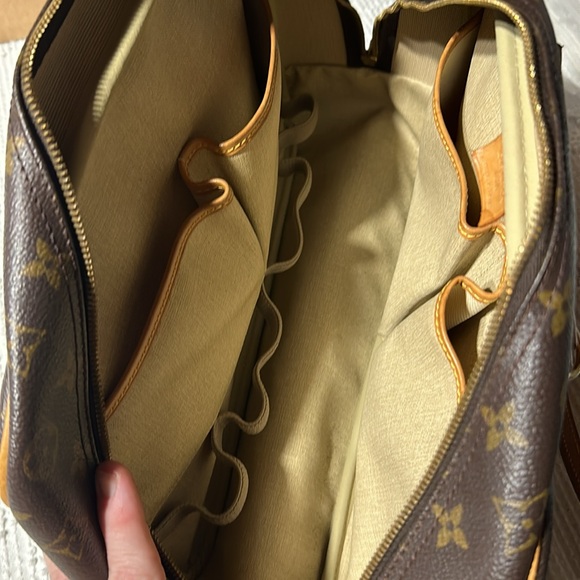 100% authentic Louis Vuitton vanity bag with rings! - Picture 15 of 17